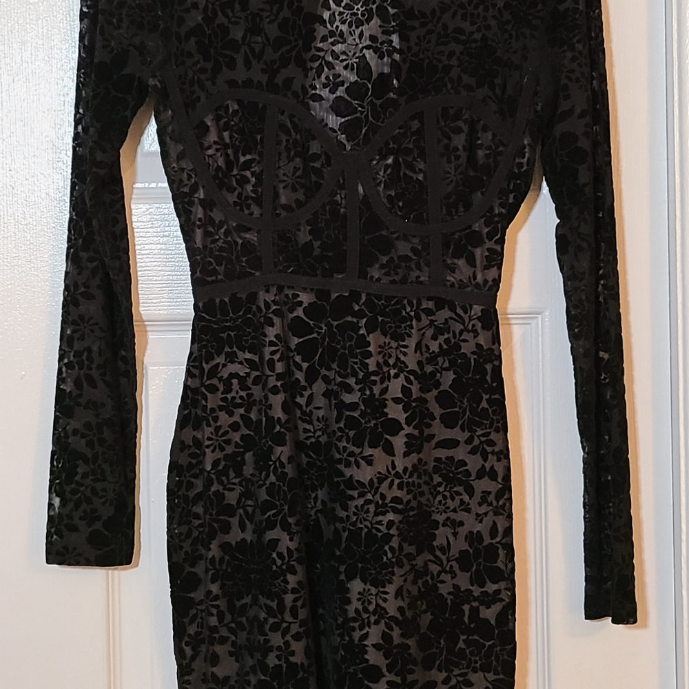 Lace & velvet bodycon dress